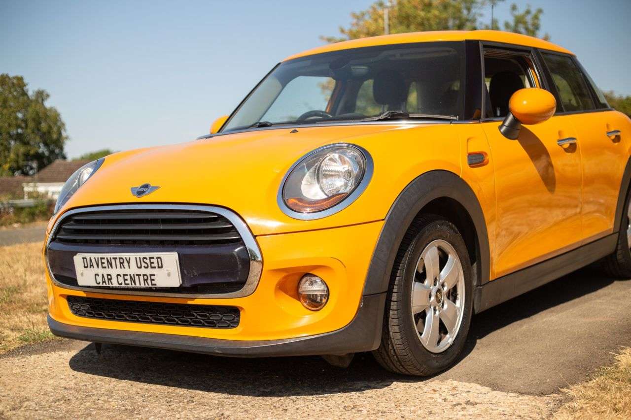 A 2015 MINI HATCH 1.5 Cooper Hatchback 5dr Petrol Manual Euro 6 (s/s) (136 ps) A 2015 MINI HATCH 1.5 Cooper Hatchback 5dr Petrol Manual Euro 6 (s/s) (136 ps)