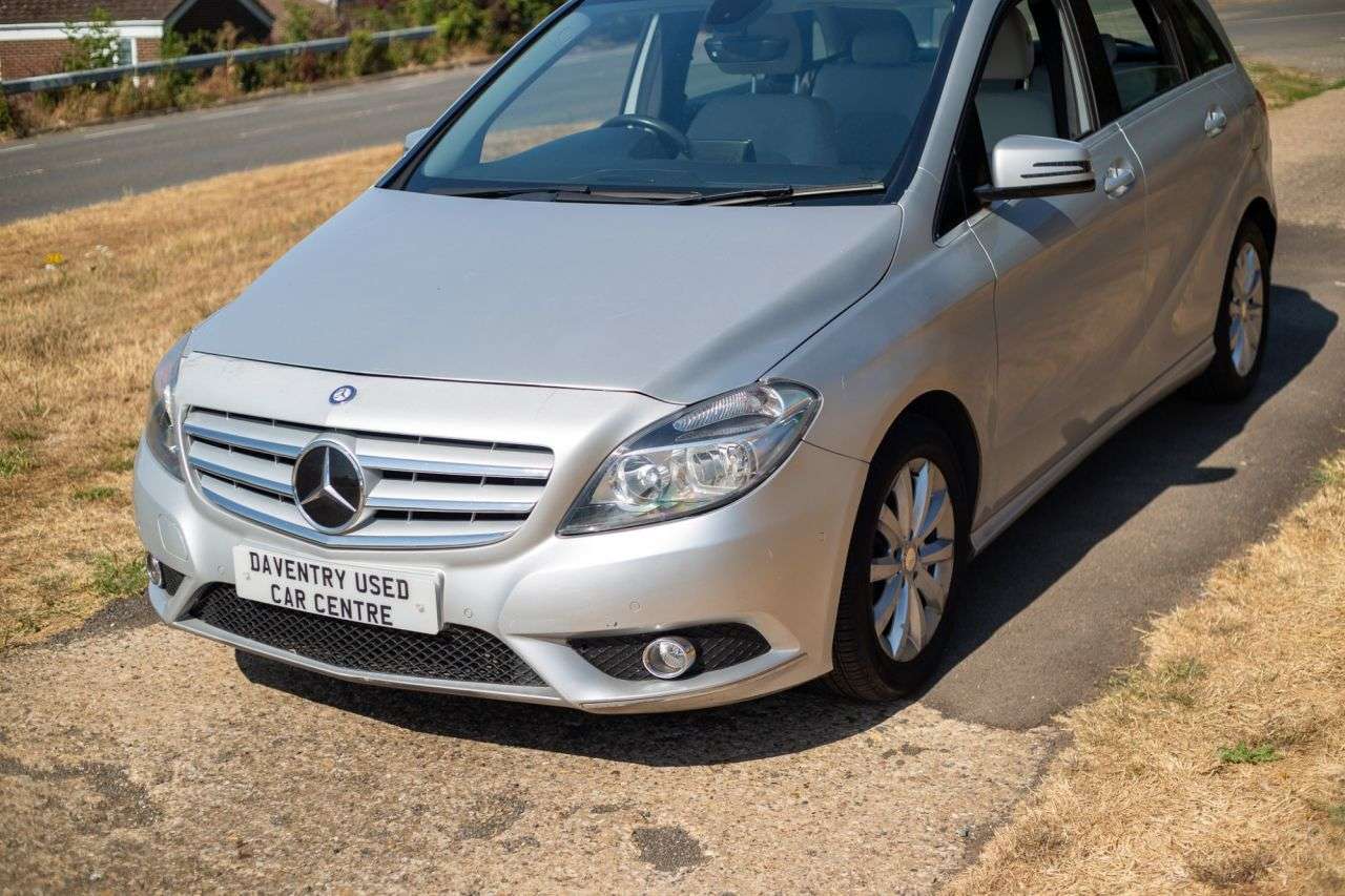 A 2013 MERCEDES-BENZ B CLASS 1.6 B180 SE MPV 5dr Petrol 7G-DCT Euro 6 (s/s) (122 ps) A 2013 MERCEDES-BENZ B CLASS 1.6 B180 SE MPV 5dr Petrol 7G-DCT Euro 6 (s/s) (122 ps)