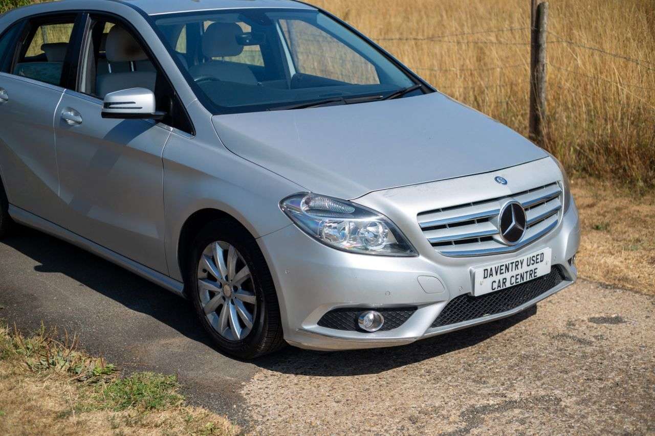 A 2013 MERCEDES-BENZ B CLASS 1.6 B180 SE MPV 5dr Petrol 7G-DCT Euro 6 (s/s) (122 ps) A 2013 MERCEDES-BENZ B CLASS 1.6 B180 SE MPV 5dr Petrol 7G-DCT Euro 6 (s/s) (122 ps)