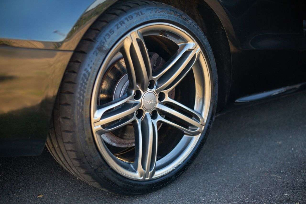 A 2013 AUDI A5 1.8 TFSI Black Edition Coupe 2dr Petrol Manual Euro 5 (s/s) (170 ps) A 2013 AUDI A5 1.8 TFSI Black Edition Coupe 2dr Petrol Manual Euro 5 (s/s) (170 ps)