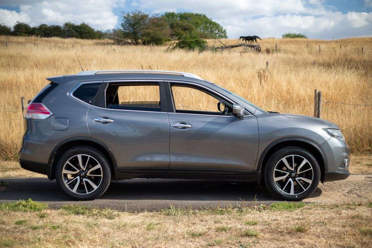 A 2016 NISSAN X-TRAIL 1.6 DIG-T n-tec SUV 5dr Petrol Manual Euro 6 (s/s) (163 ps) 6 SERVICES, CAM A 2016 NISSAN X-TRAIL 1.6 DIG-T n-tec SUV 5dr Petrol Manual Euro 6 (s/s) (163 ps) 6 SERVICES, CAM