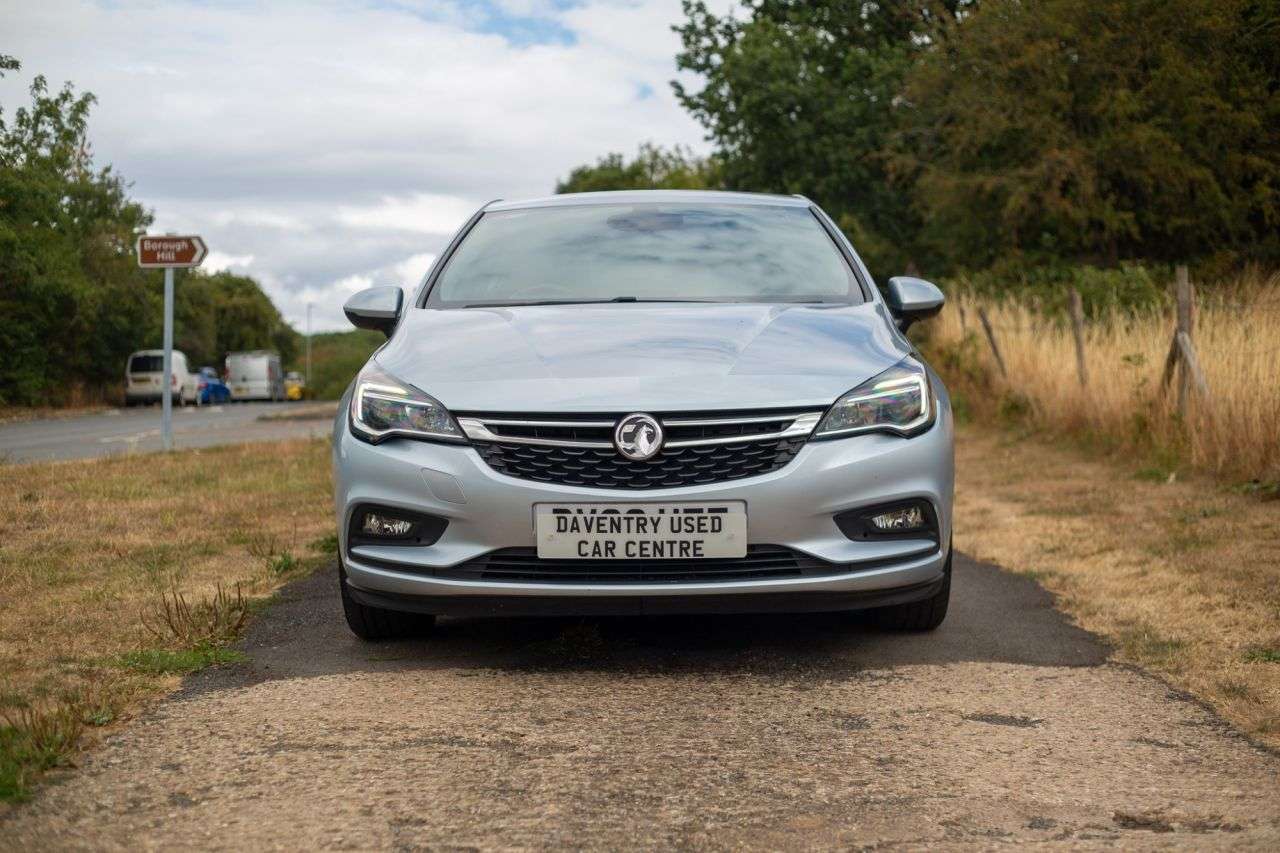 A 2019 VAUXHALL ASTRA 1.0i Turbo ecoTEC SRi Hatchback 5dr Petrol Manual Euro 6 (s/s) (105 ps) A 2019 VAUXHALL ASTRA 1.0i Turbo ecoTEC SRi Hatchback 5dr Petrol Manual Euro 6 (s/s) (105 ps)