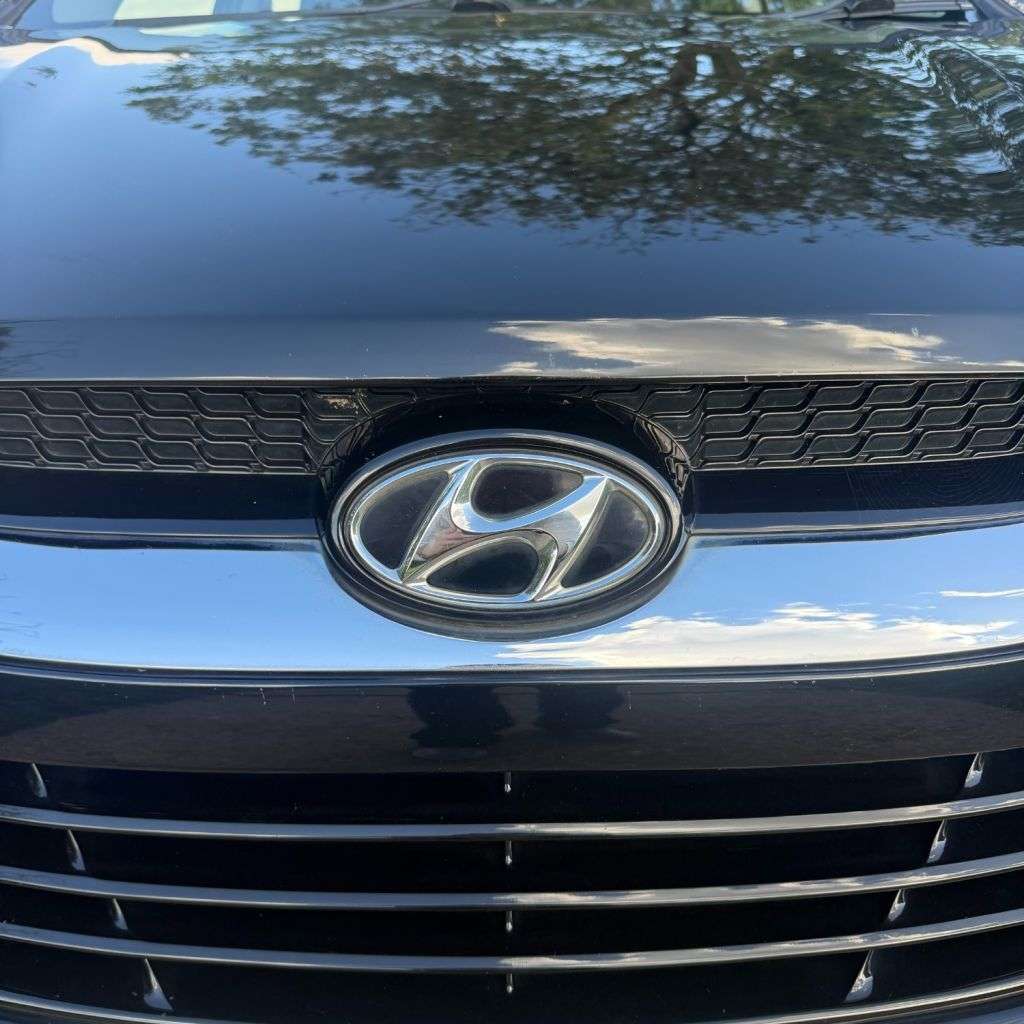 A 2015 HYUNDAI IX35 1.7 CRDi SE SUV 5dr Diesel Manual Euro 5 (s/s) (Nav) (115 ps) 6 STAMPS, HEA A 2015 HYUNDAI IX35 1.7 CRDi SE SUV 5dr Diesel Manual Euro 5 (s/s) (Nav) (115 ps) 6 STAMPS, HEA