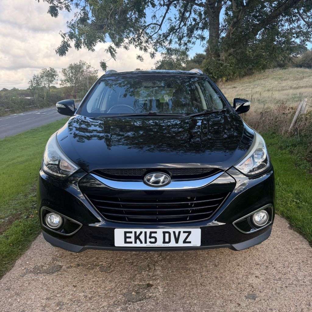 A 2015 HYUNDAI IX35 1.7 CRDi SE SUV 5dr Diesel Manual Euro 5 (s/s) (Nav) (115 ps) 6 STAMPS, HEA A 2015 HYUNDAI IX35 1.7 CRDi SE SUV 5dr Diesel Manual Euro 5 (s/s) (Nav) (115 ps) 6 STAMPS, HEA