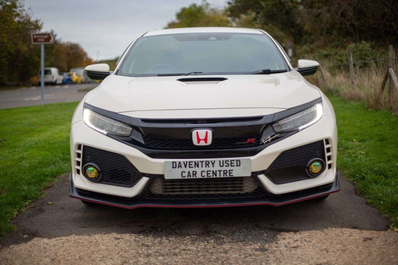 A 2017 HONDA CIVIC 2.0 i-VTEC Type R GT Hatchback 5dr Petrol Manual Euro 6 (s/s) (320 ps) CHAM A 2017 HONDA CIVIC 2.0 i-VTEC Type R GT Hatchback 5dr Petrol Manual Euro 6 (s/s) (320 ps) CHAM