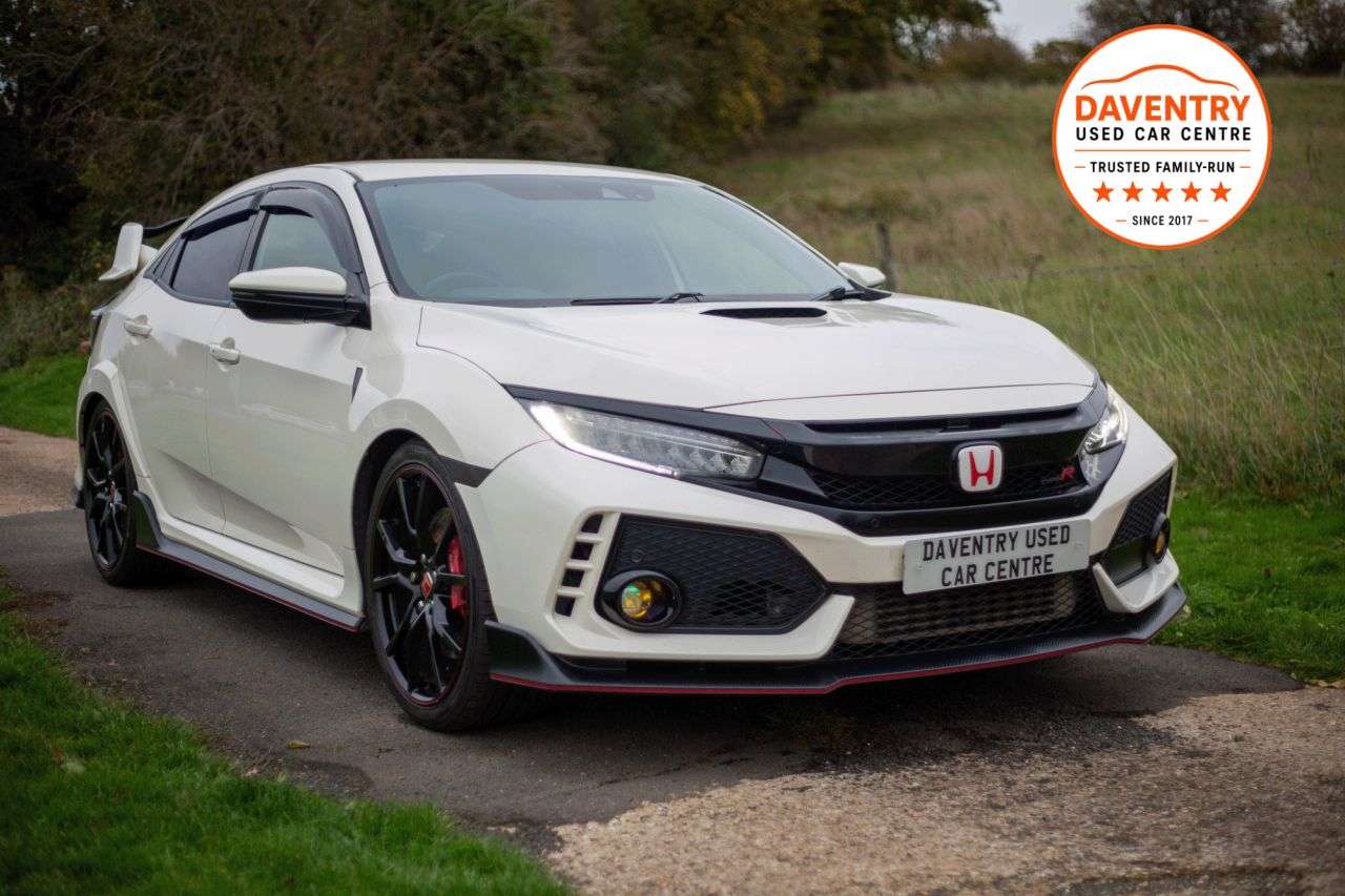 A 2017 HONDA CIVIC 2.0 i-VTEC Type R GT Hatchback 5dr Petrol Manual Euro 6 (s/s) (320 ps) CHAM A 2017 HONDA CIVIC 2.0 i-VTEC Type R GT Hatchback 5dr Petrol Manual Euro 6 (s/s) (320 ps) CHAM