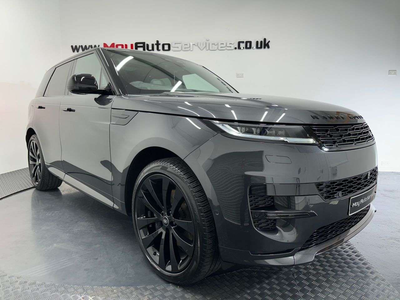 A 2023 LAND ROVER RANGE ROVER SPORT DYNAMIC SE A 2023 LAND ROVER RANGE ROVER SPORT DYNAMIC SE