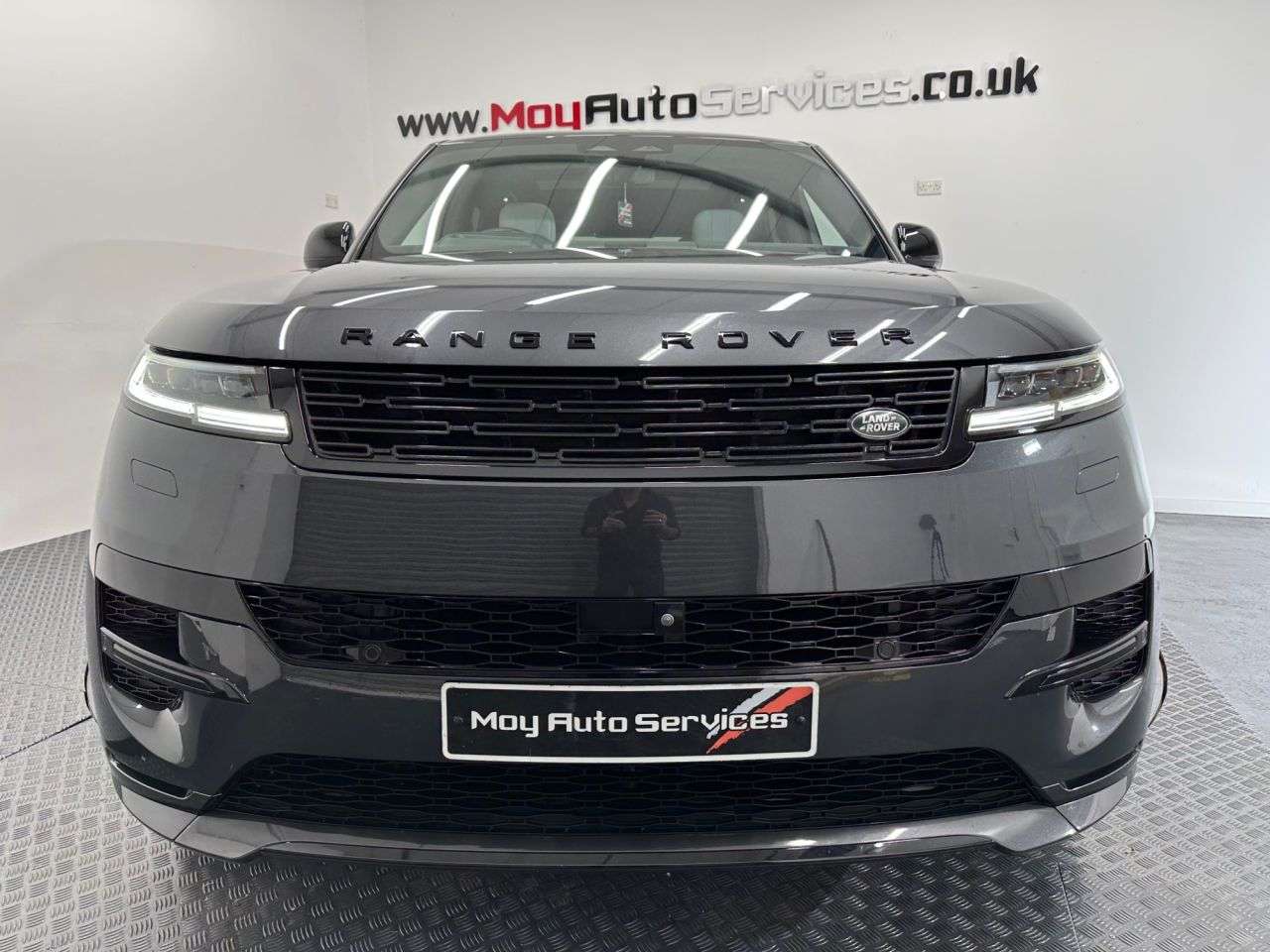 A 2023 LAND ROVER RANGE ROVER SPORT DYNAMIC SE A 2023 LAND ROVER RANGE ROVER SPORT DYNAMIC SE