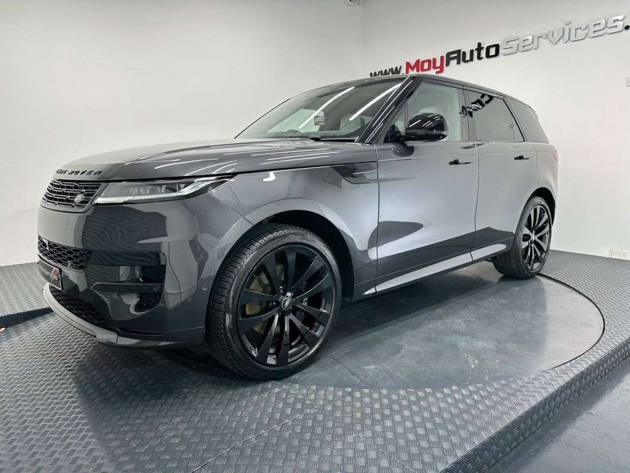A 2023 LAND ROVER RANGE ROVER SPORT DYNAMIC SE A 2023 LAND ROVER RANGE ROVER SPORT DYNAMIC SE