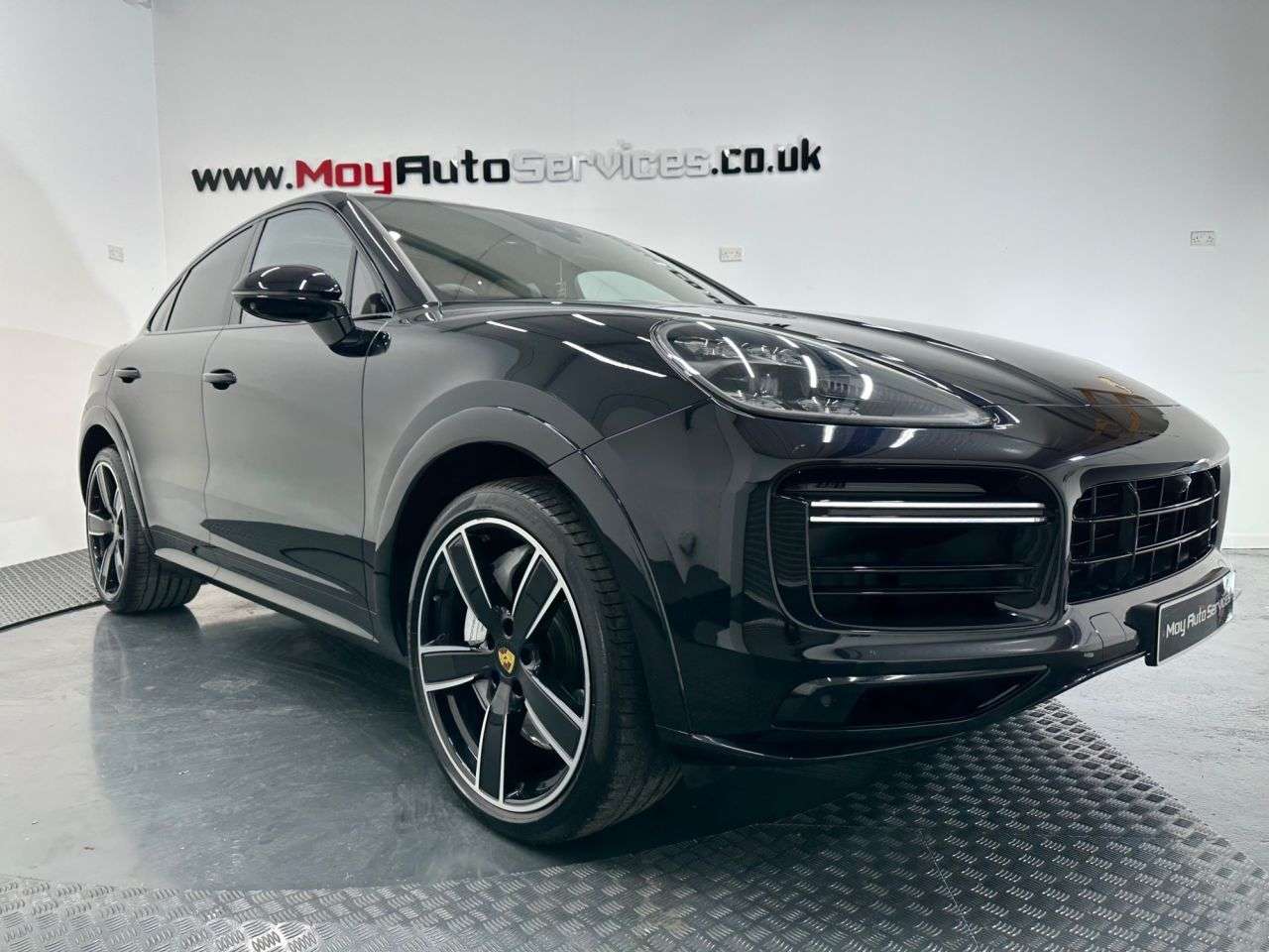 A 2020 PORSCHE CAYENNE 4.0T V8 Turbo Coupe 5dr Petrol TiptronicS 4WD Euro 6 (s/s) (550 ps) A 2020 PORSCHE CAYENNE 4.0T V8 Turbo Coupe 5dr Petrol TiptronicS 4WD Euro 6 (s/s) (550 ps)