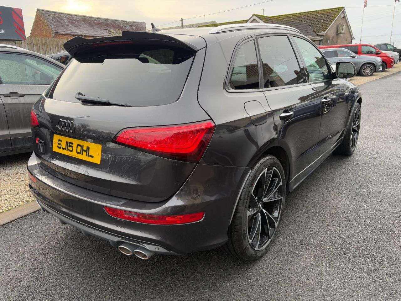 A 2015 AUDI SQ5 3.0 BiTDI V6 SUV 5dr Diesel Tiptronic quattro Euro 5 (s/s) (313 ps) A 2015 AUDI SQ5 3.0 BiTDI V6 SUV 5dr Diesel Tiptronic quattro Euro 5 (s/s) (313 ps)