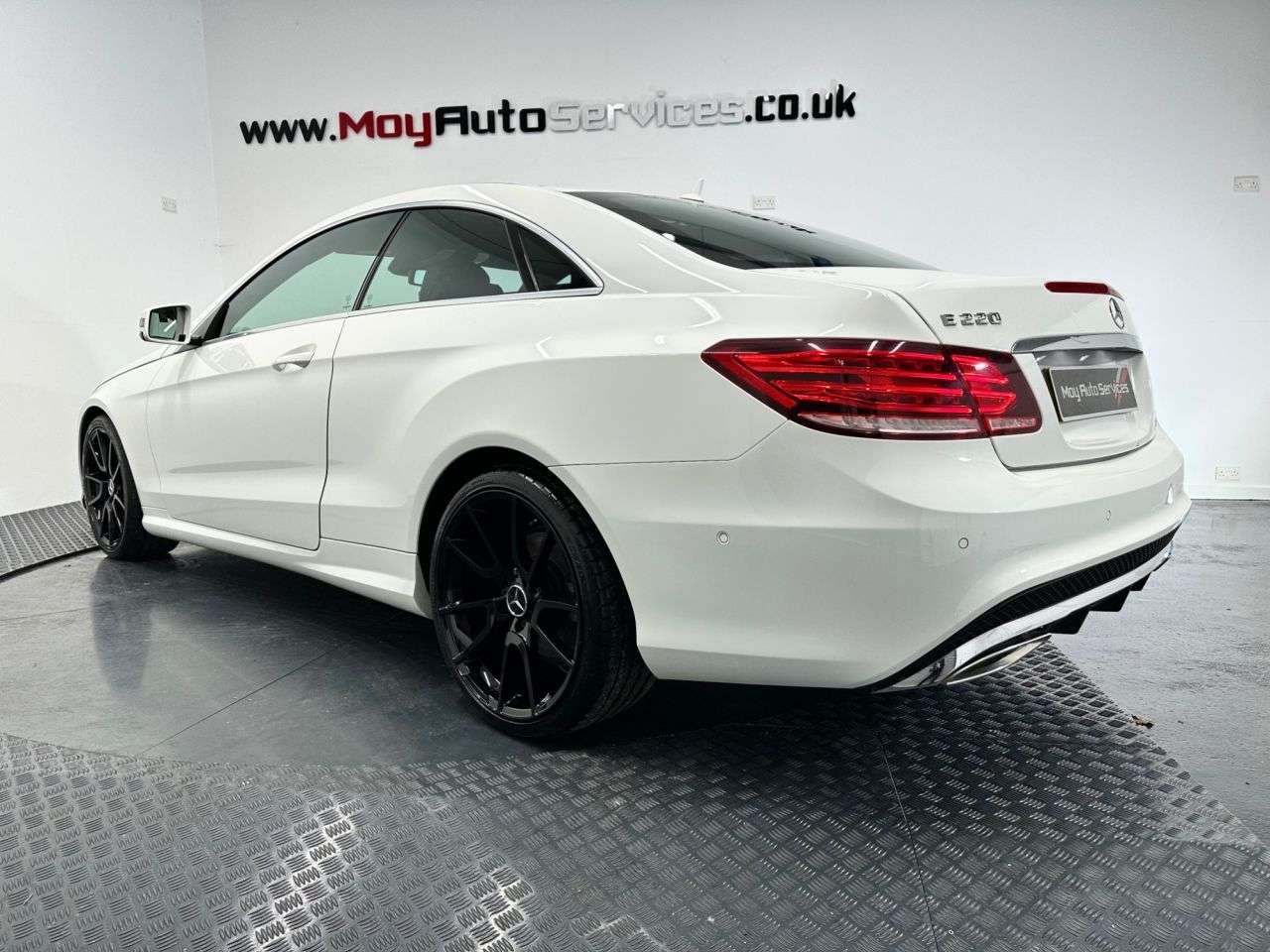 A 2016 MERCEDES-BENZ E-CLASS 2.1 E220d BlueTEC AMG Line Coupe 2dr Diesel G-Tronic+ Euro 6 (s/s) (177 ps) A 2016 MERCEDES-BENZ E-CLASS 2.1 E220d BlueTEC AMG Line Coupe 2dr Diesel G-Tronic+ Euro 6 (s/s) (177 ps)