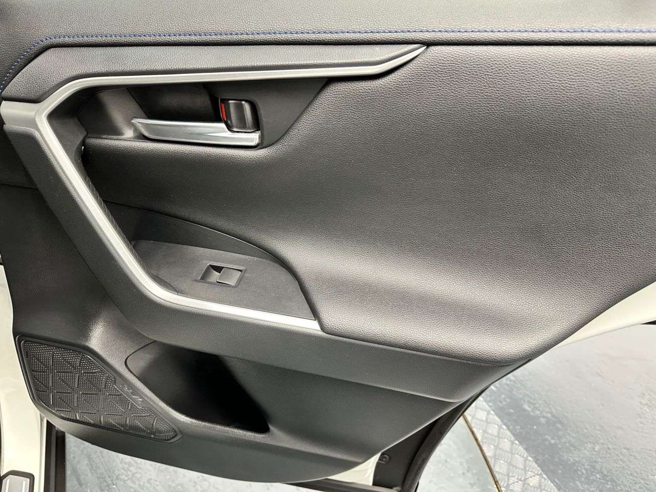 null TOYOTA RAV4 null TOYOTA RAV4