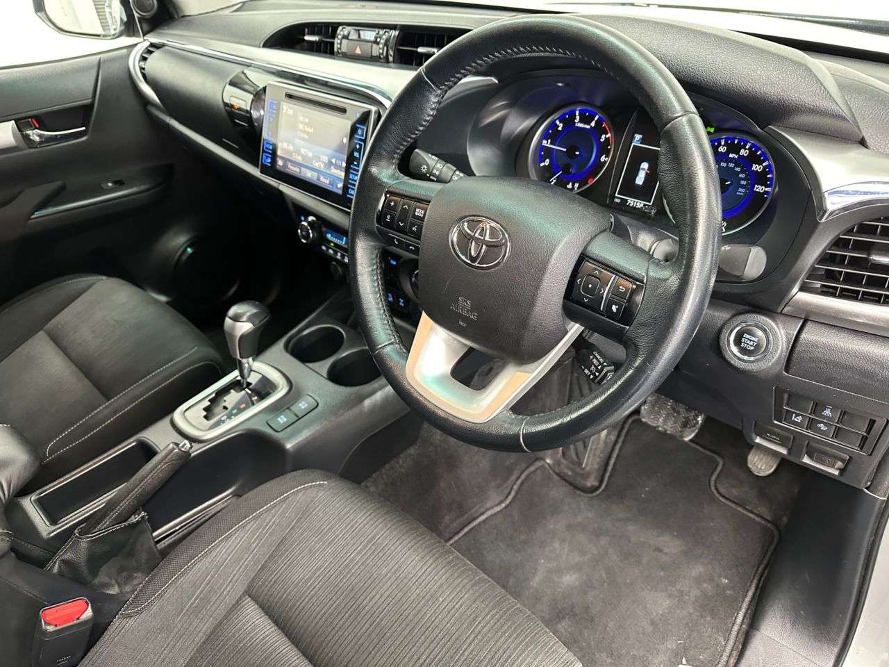 2017 TOYOTA HI-LUX 2017 TOYOTA HI-LUX