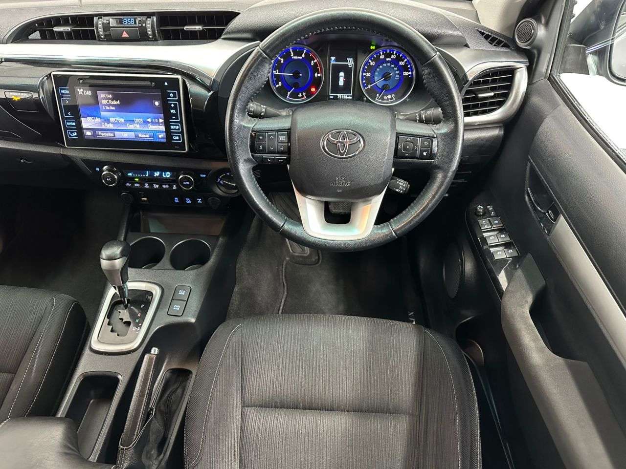 2017 TOYOTA HI-LUX 2017 TOYOTA HI-LUX