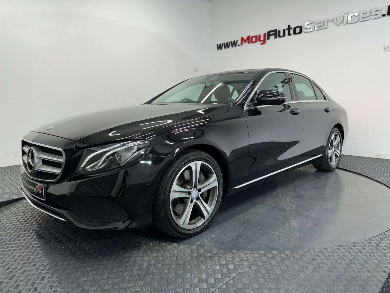A 2016 MERCEDES-BENZ E-CLASS 2.0 E220d SE Saloon 4dr Diesel G-Tronic+ Euro 6 (s/s) (194 ps) A 2016 MERCEDES-BENZ E-CLASS 2.0 E220d SE Saloon 4dr Diesel G-Tronic+ Euro 6 (s/s) (194 ps)