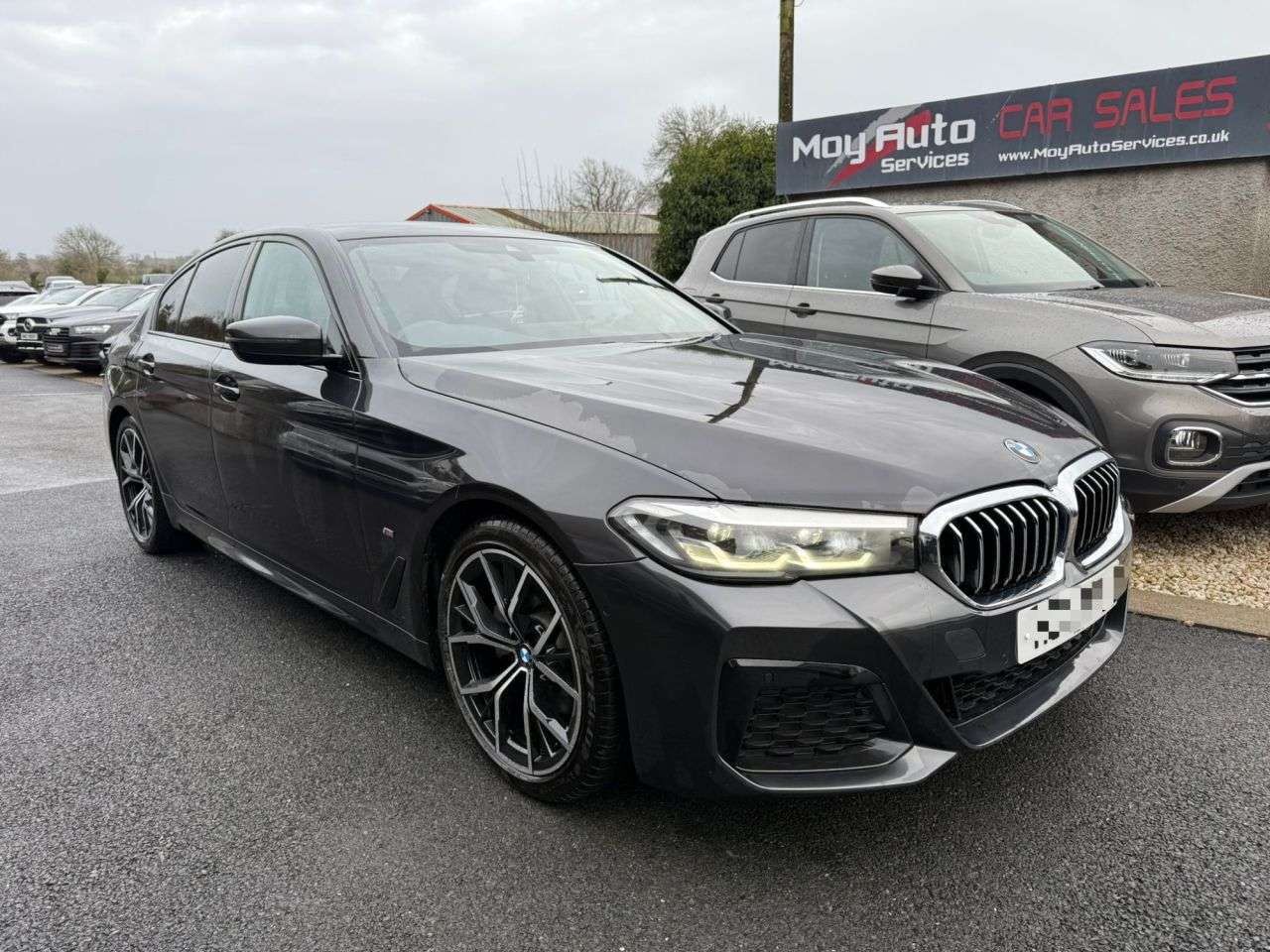 A 2021 BMW 5 SERIES 2.0 520d MHT M Sport Saloon 4dr Diesel Hybrid Steptronic Euro 6 (s/s) (190 A 2021 BMW 5 SERIES 2.0 520d MHT M Sport Saloon 4dr Diesel Hybrid Steptronic Euro 6 (s/s) (190