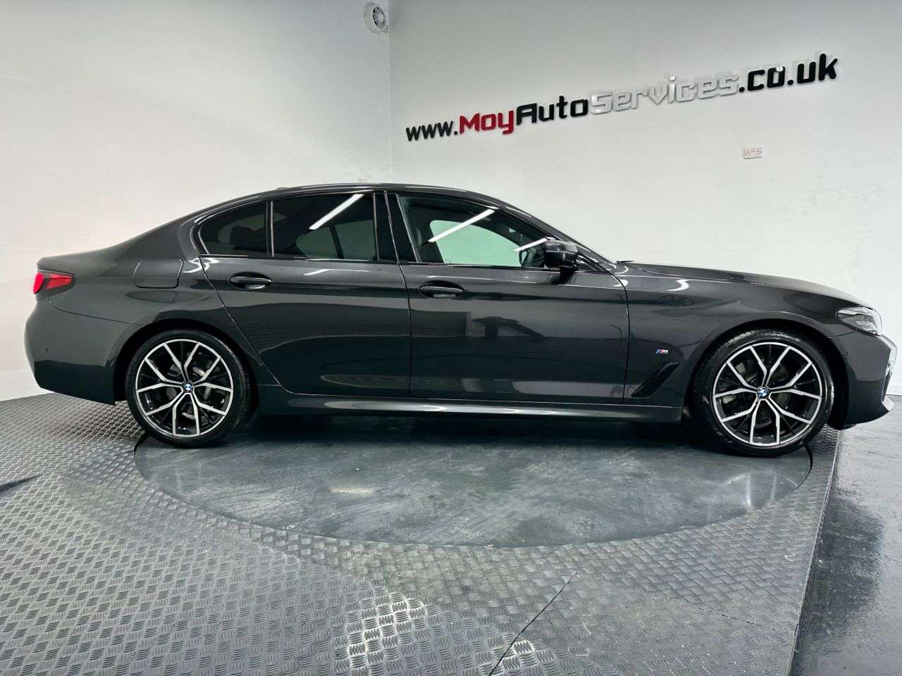2021 BMW 5 SERIES 2021 BMW 5 SERIES