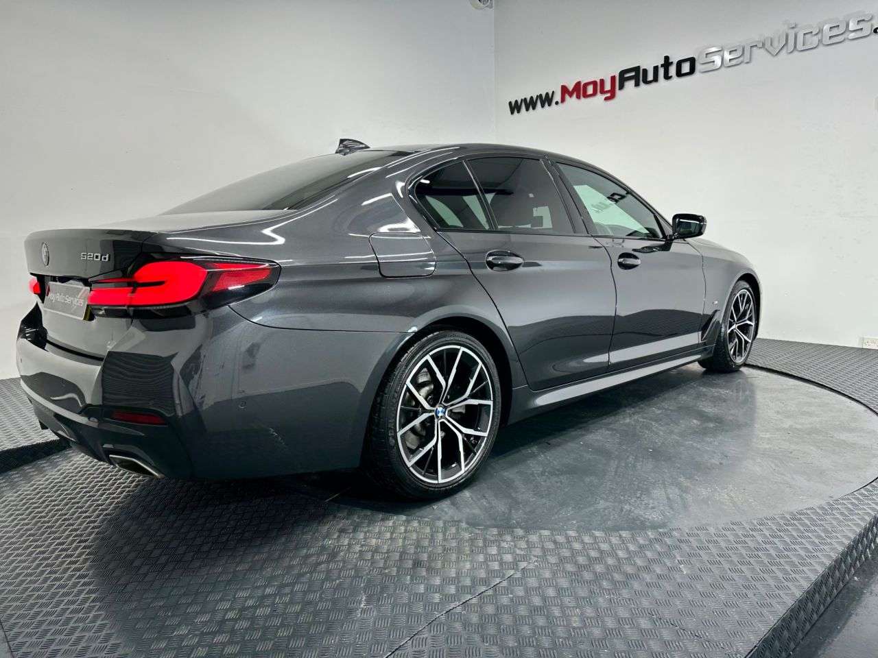 2021 BMW 5 SERIES 2021 BMW 5 SERIES