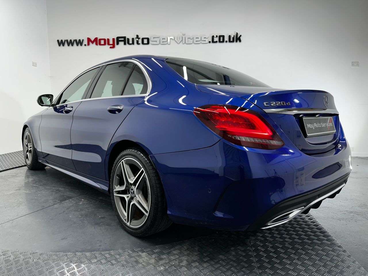 A 2019 MERCEDES-BENZ C-CLASS 2.0 C220d AMG Line (Premium Plus) Saloon 4dr Diesel G-Tronic+ Euro 6 (s/s) A 2019 MERCEDES-BENZ C-CLASS 2.0 C220d AMG Line (Premium Plus) Saloon 4dr Diesel G-Tronic+ Euro 6 (s/s)
