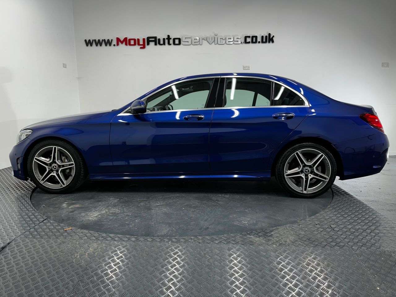 A 2019 MERCEDES-BENZ C-CLASS 2.0 C220d AMG Line (Premium Plus) Saloon 4dr Diesel G-Tronic+ Euro 6 (s/s) A 2019 MERCEDES-BENZ C-CLASS 2.0 C220d AMG Line (Premium Plus) Saloon 4dr Diesel G-Tronic+ Euro 6 (s/s)