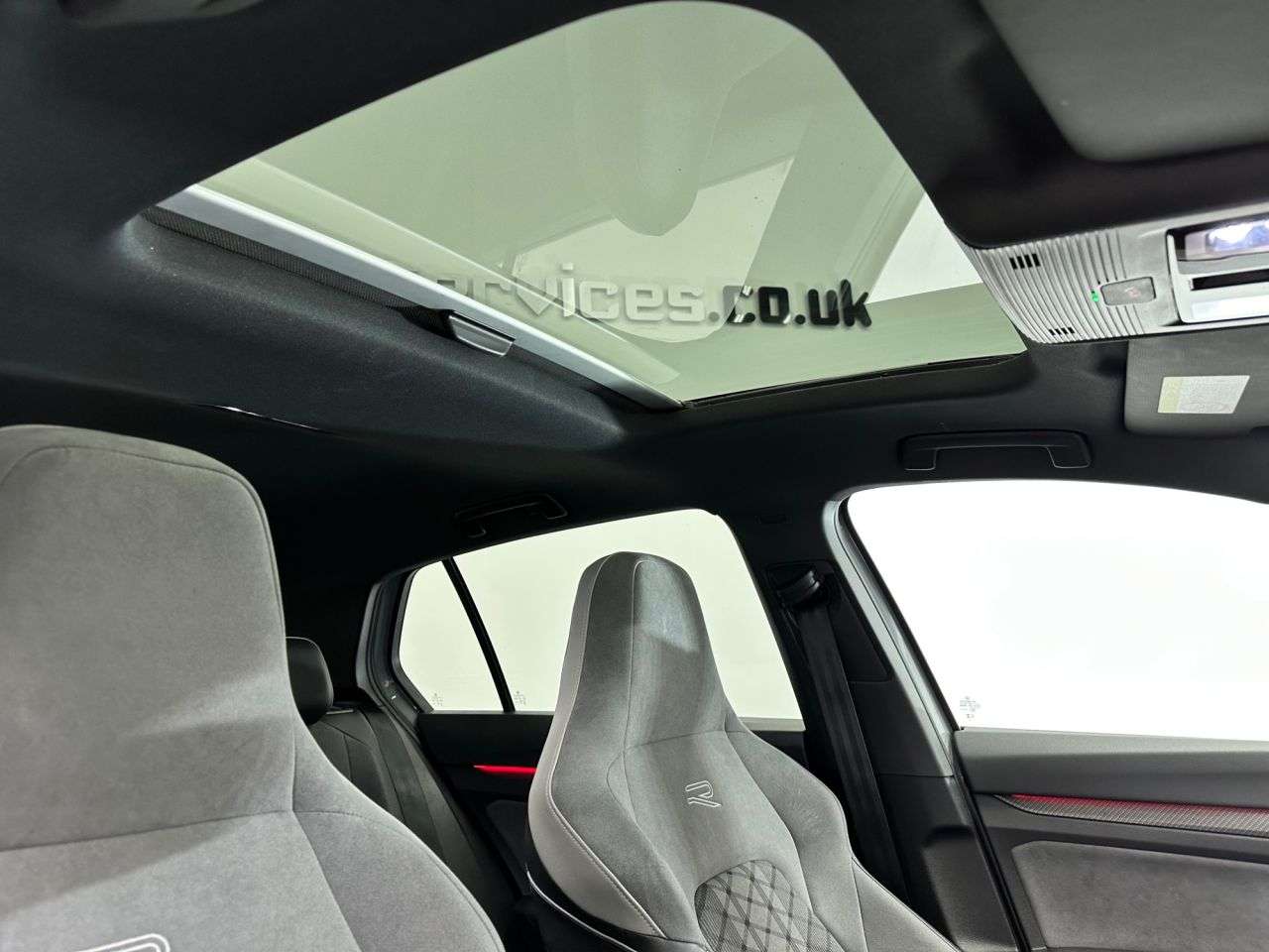 2024 VOLKSWAGEN GOLF 2024 VOLKSWAGEN GOLF