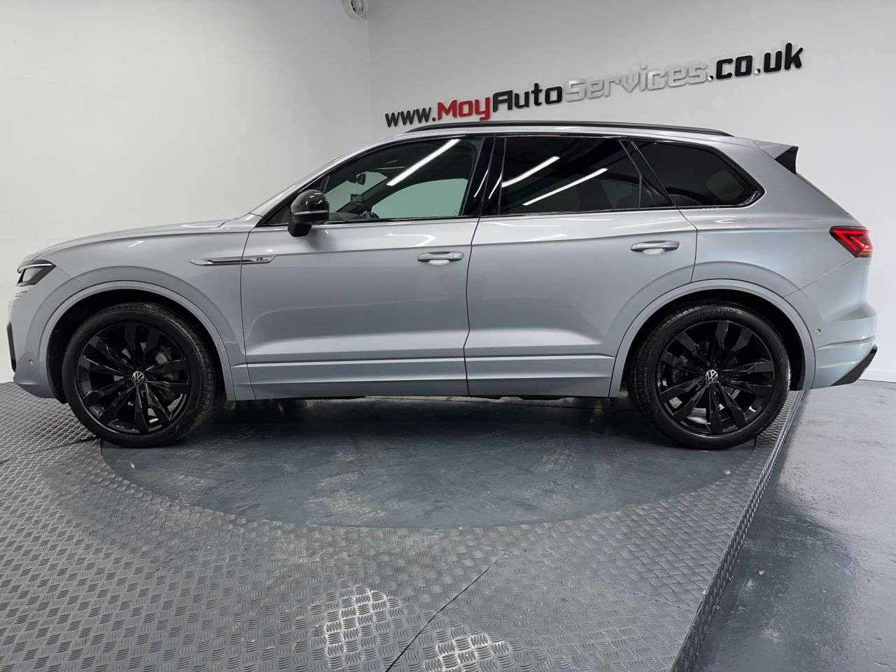 A 2021 VOLKSWAGEN TOUAREG 3.0 TDI V6 Black Edition SUV 5dr Diesel Tiptronic 4Motion Euro 6 (s/s) (286 A 2021 VOLKSWAGEN TOUAREG 3.0 TDI V6 Black Edition SUV 5dr Diesel Tiptronic 4Motion Euro 6 (s/s) (286