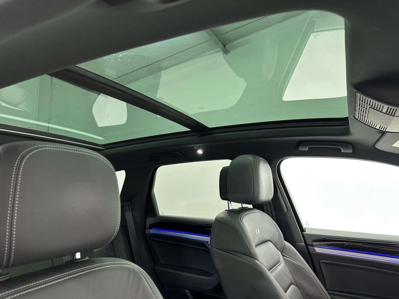 2021 VOLKSWAGEN TOUAREG 2021 VOLKSWAGEN TOUAREG