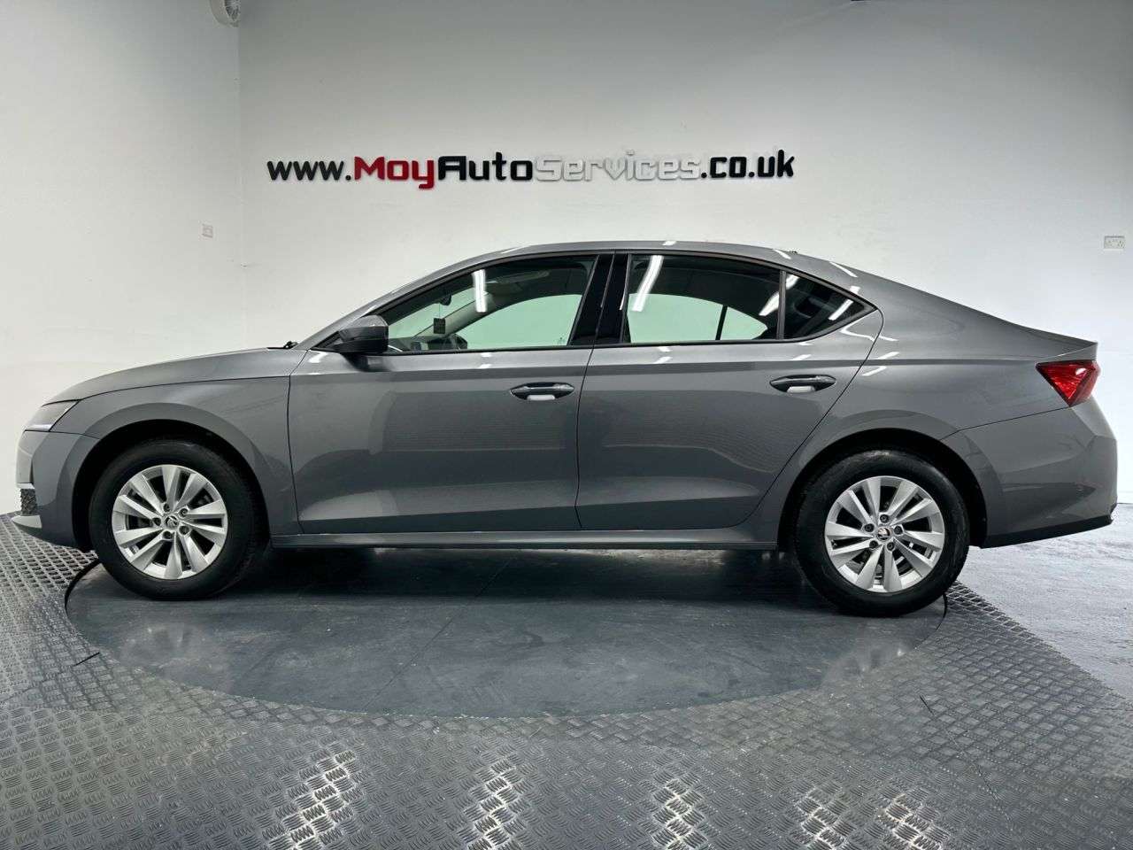 A 2024 SKODA OCTAVIA 2.0 TDI SE Technology Hatchback 5dr Diesel DSG Euro 6 (s/s) (150 ps) A 2024 SKODA OCTAVIA 2.0 TDI SE Technology Hatchback 5dr Diesel DSG Euro 6 (s/s) (150 ps)