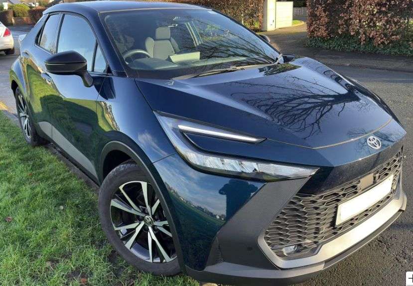 A 2024 TOYOTA C-HR 1.8 VVT-h Design SUV 5dr Petrol Hybrid CVT Euro 6 (s/s) (140 ps) A 2024 TOYOTA C-HR 1.8 VVT-h Design SUV 5dr Petrol Hybrid CVT Euro 6 (s/s) (140 ps)