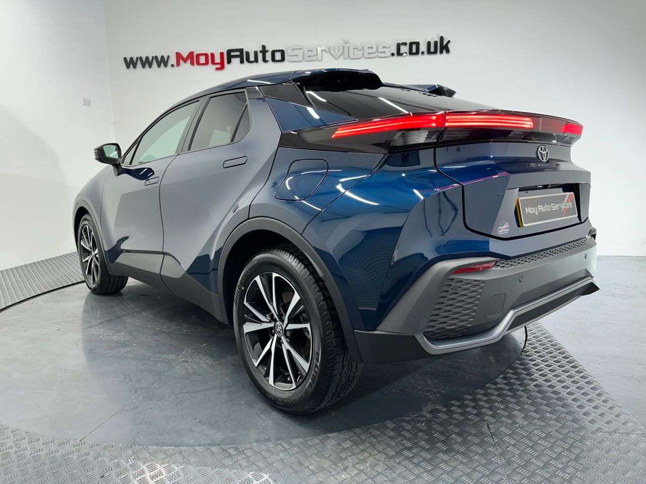 A 2024 TOYOTA C-HR 1.8 VVT-h Design SUV 5dr Petrol Hybrid CVT Euro 6 (s/s) (140 ps) A 2024 TOYOTA C-HR 1.8 VVT-h Design SUV 5dr Petrol Hybrid CVT Euro 6 (s/s) (140 ps)