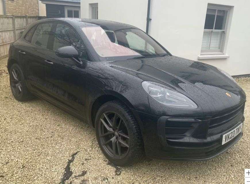 A 2023 PORSCHE MACAN 2.0T T SUV 5dr Petrol PDK 4WD Euro 6 (s/s) (265 ps) A 2023 PORSCHE MACAN 2.0T T SUV 5dr Petrol PDK 4WD Euro 6 (s/s) (265 ps)