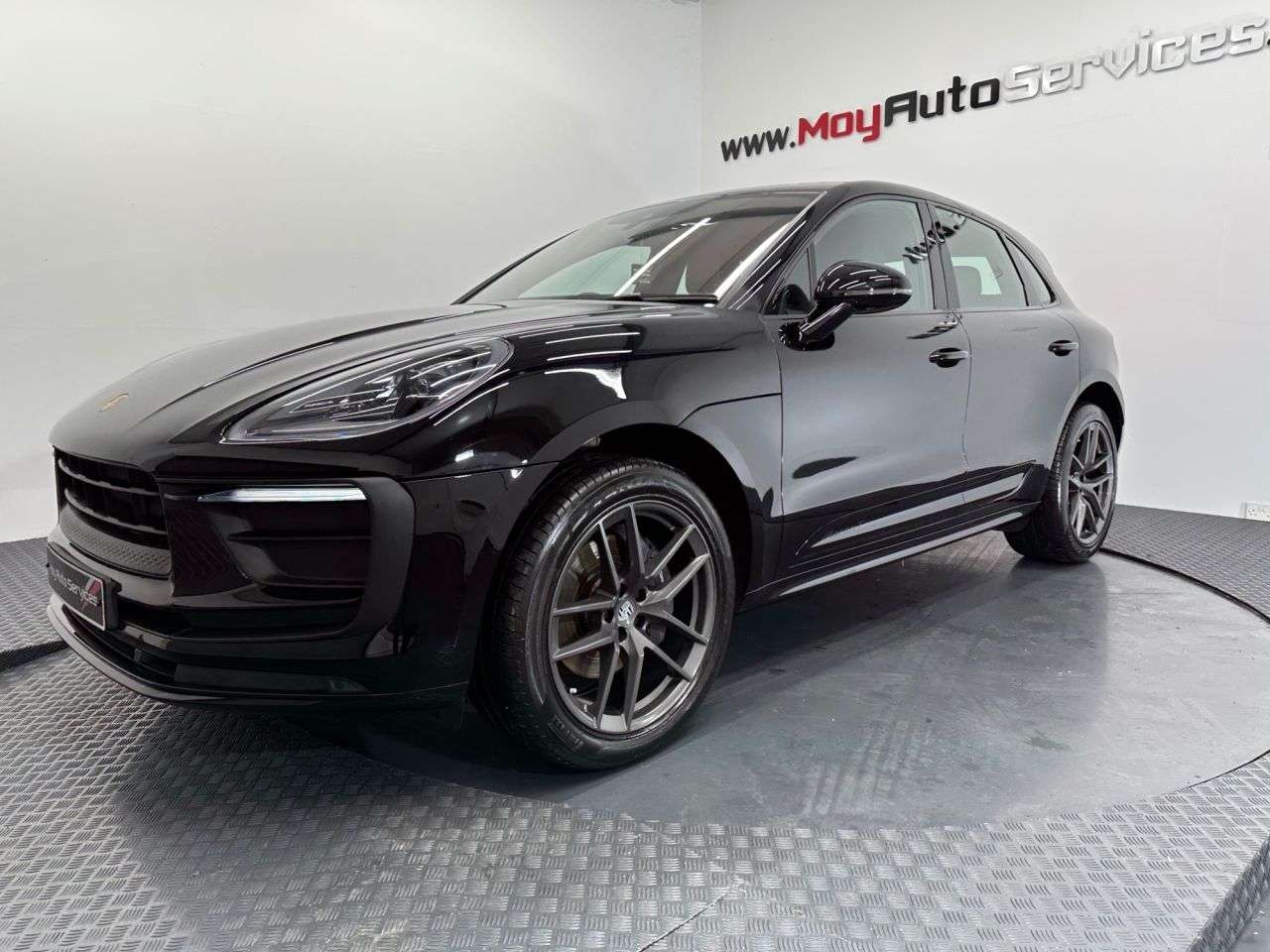 A 2023 PORSCHE MACAN 2.0T T SUV 5dr Petrol PDK 4WD Euro 6 (s/s) (265 ps) A 2023 PORSCHE MACAN 2.0T T SUV 5dr Petrol PDK 4WD Euro 6 (s/s) (265 ps)