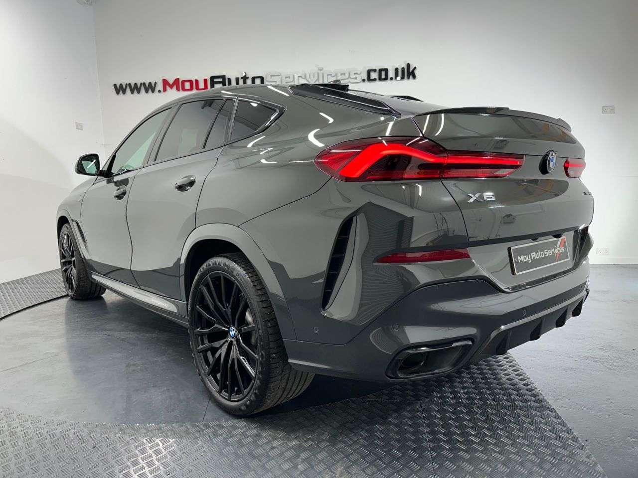 A 2022 BMW X6 3.0 40d MHT M Sport SUV 5dr Diesel Hybrid Auto xDrive Euro 6 (s/s) (340 ps) A 2022 BMW X6 3.0 40d MHT M Sport SUV 5dr Diesel Hybrid Auto xDrive Euro 6 (s/s) (340 ps)