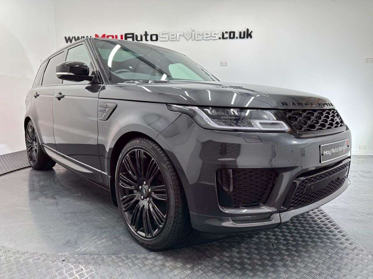 A 2022 LAND ROVER RANGE ROVER SPORT 3.0 D300 MHEV HSE Dynamic Black SUV 5dr Diesel Auto 4WD Euro 6 (s/s) (300 p A 2022 LAND ROVER RANGE ROVER SPORT 3.0 D300 MHEV HSE Dynamic Black SUV 5dr Diesel Auto 4WD Euro 6 (s/s) (300 p