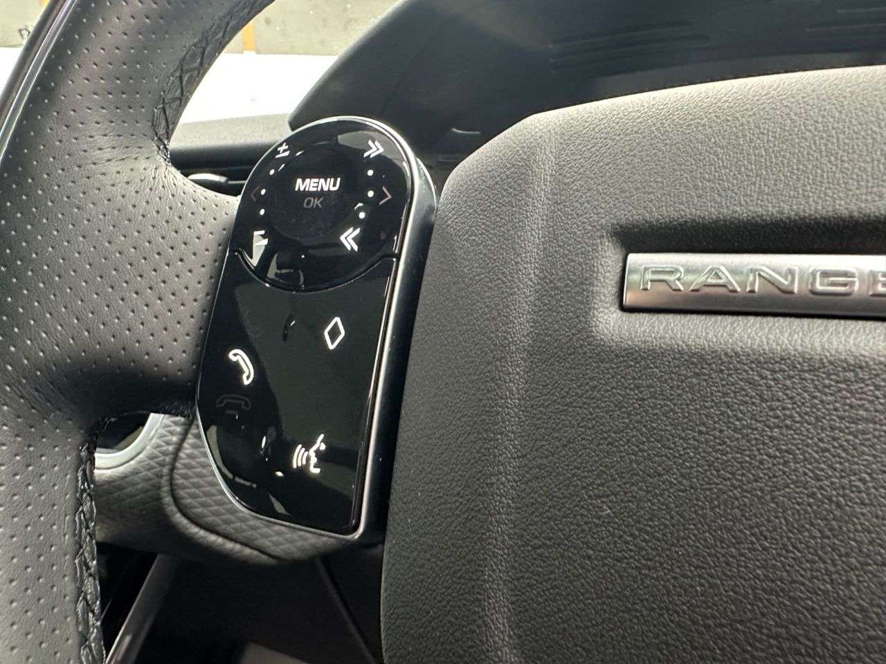 2019 LAND ROVER RANGE ROVER VELAR 2019 LAND ROVER RANGE ROVER VELAR