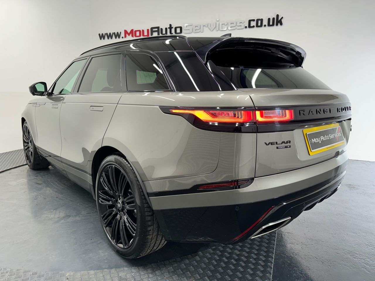 A 2019 LAND ROVER RANGE ROVER VELAR 3.0 D300 R-Dynamic S SUV 5dr Diesel Auto 4WD Euro 6 (s/s) (300 ps) A 2019 LAND ROVER RANGE ROVER VELAR 3.0 D300 R-Dynamic S SUV 5dr Diesel Auto 4WD Euro 6 (s/s) (300 ps)