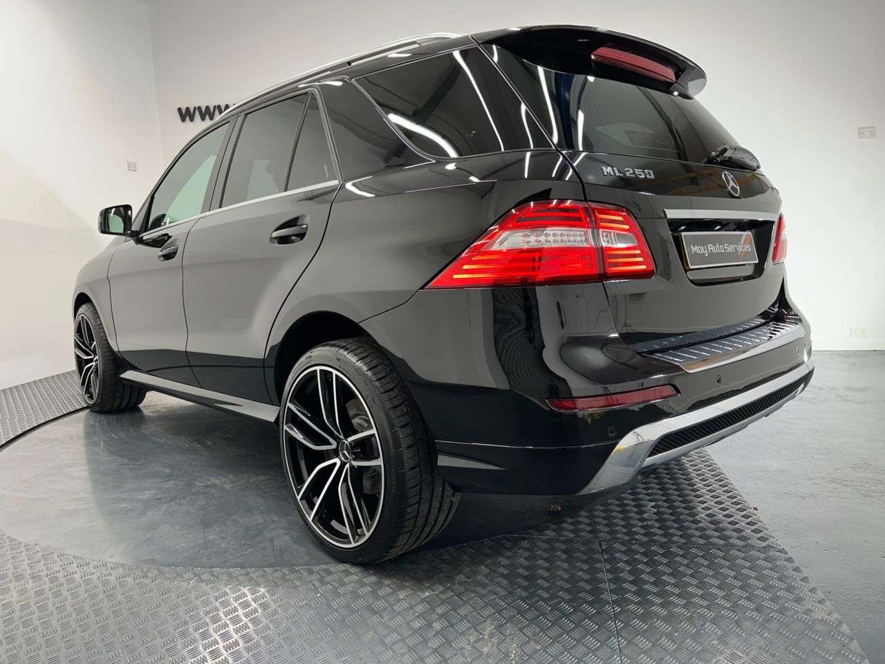 A 2014 MERCEDES-BENZ M-CLASS 2.1 ML250 BlueTEC AMG Sport SUV 5dr Diesel G-Tronic 4WD Euro 6 (s/s) (204 p A 2014 MERCEDES-BENZ M-CLASS 2.1 ML250 BlueTEC AMG Sport SUV 5dr Diesel G-Tronic 4WD Euro 6 (s/s) (204 p