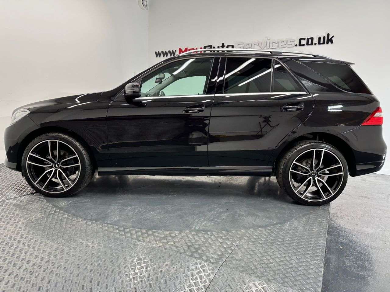 A 2014 MERCEDES-BENZ M-CLASS 2.1 ML250 BlueTEC AMG Sport SUV 5dr Diesel G-Tronic 4WD Euro 6 (s/s) (204 p A 2014 MERCEDES-BENZ M-CLASS 2.1 ML250 BlueTEC AMG Sport SUV 5dr Diesel G-Tronic 4WD Euro 6 (s/s) (204 p