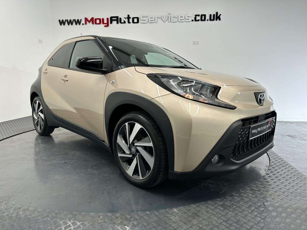 A 2024 TOYOTA AYGO X 1.0 VVT-i Edge Hatchback 5dr Petrol x-shift Euro 6 (s/s) (72 ps) A 2024 TOYOTA AYGO X 1.0 VVT-i Edge Hatchback 5dr Petrol x-shift Euro 6 (s/s) (72 ps)