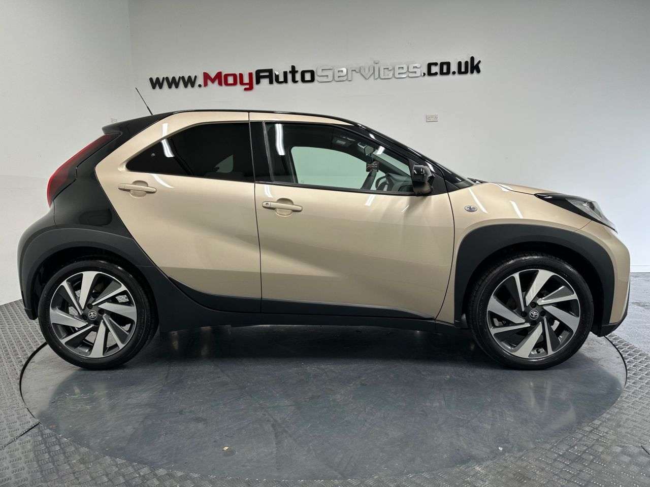 2024 TOYOTA AYGO X 2024 TOYOTA AYGO X