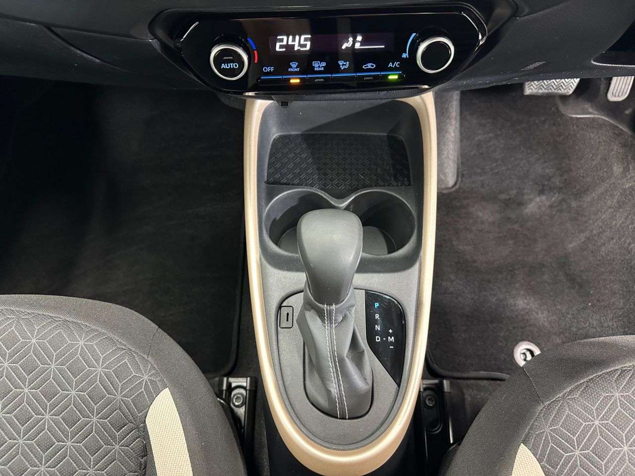 2024 TOYOTA AYGO X 2024 TOYOTA AYGO X