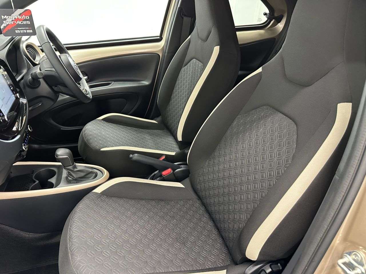 2024 TOYOTA AYGO X 2024 TOYOTA AYGO X