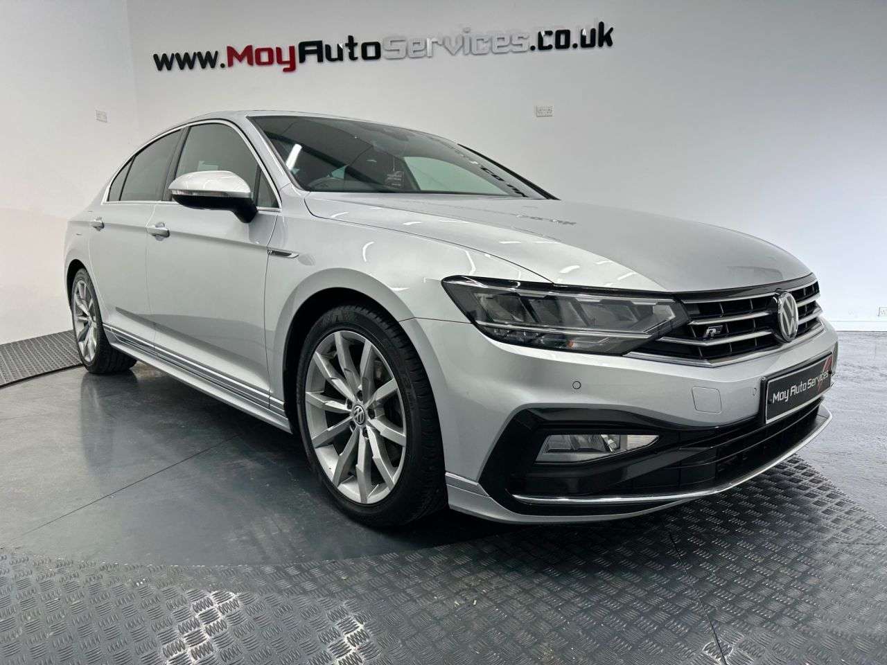 A 2024 VOLKSWAGEN PASSAT 2.0 TDI EVO R-Line Saloon 4dr Diesel DSG Euro 6 (s/s) (190 ps) A 2024 VOLKSWAGEN PASSAT 2.0 TDI EVO R-Line Saloon 4dr Diesel DSG Euro 6 (s/s) (190 ps)