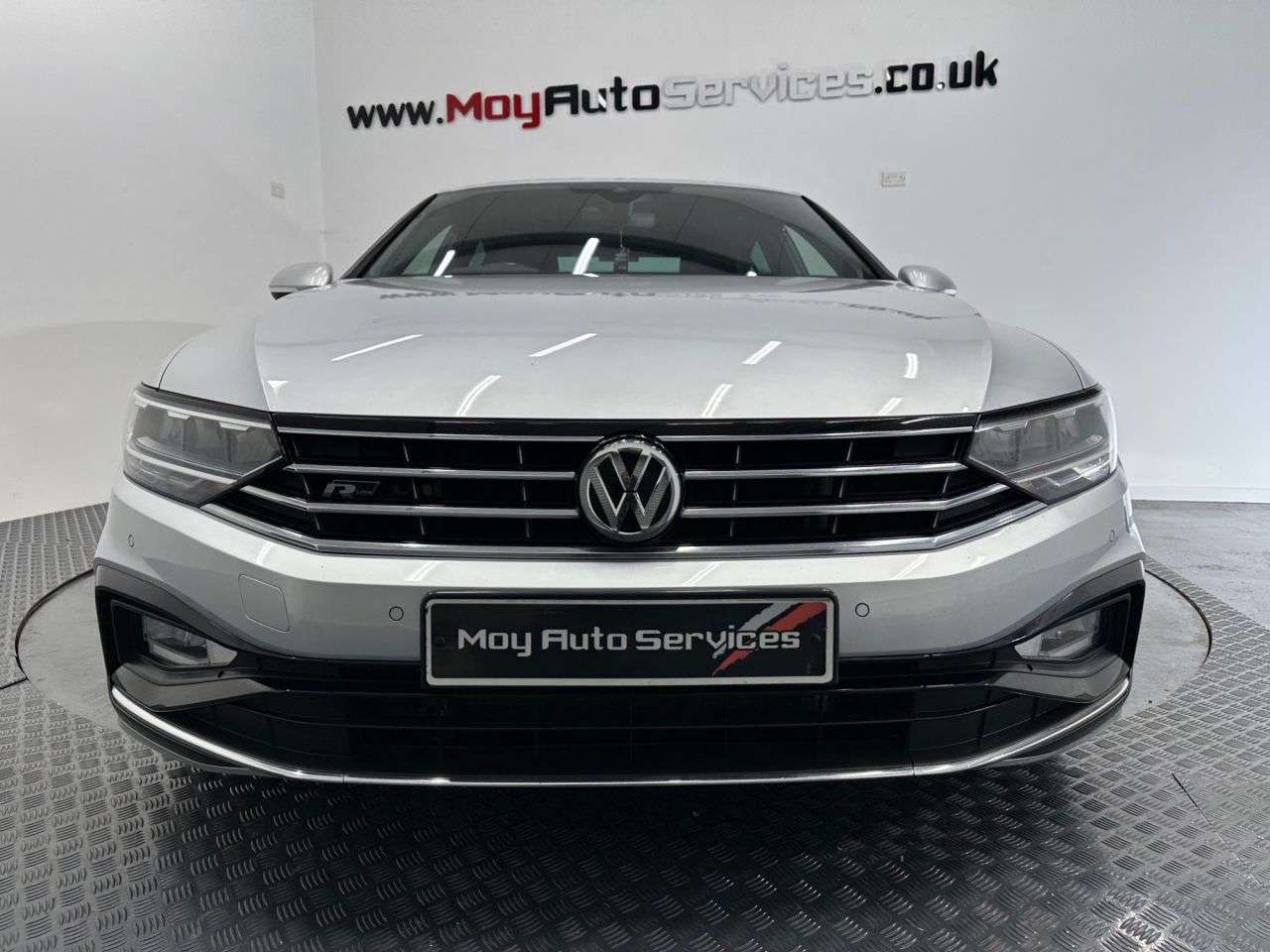 A 2024 VOLKSWAGEN PASSAT 2.0 TDI EVO R-Line Saloon 4dr Diesel DSG Euro 6 (s/s) (190 ps) A 2024 VOLKSWAGEN PASSAT 2.0 TDI EVO R-Line Saloon 4dr Diesel DSG Euro 6 (s/s) (190 ps)