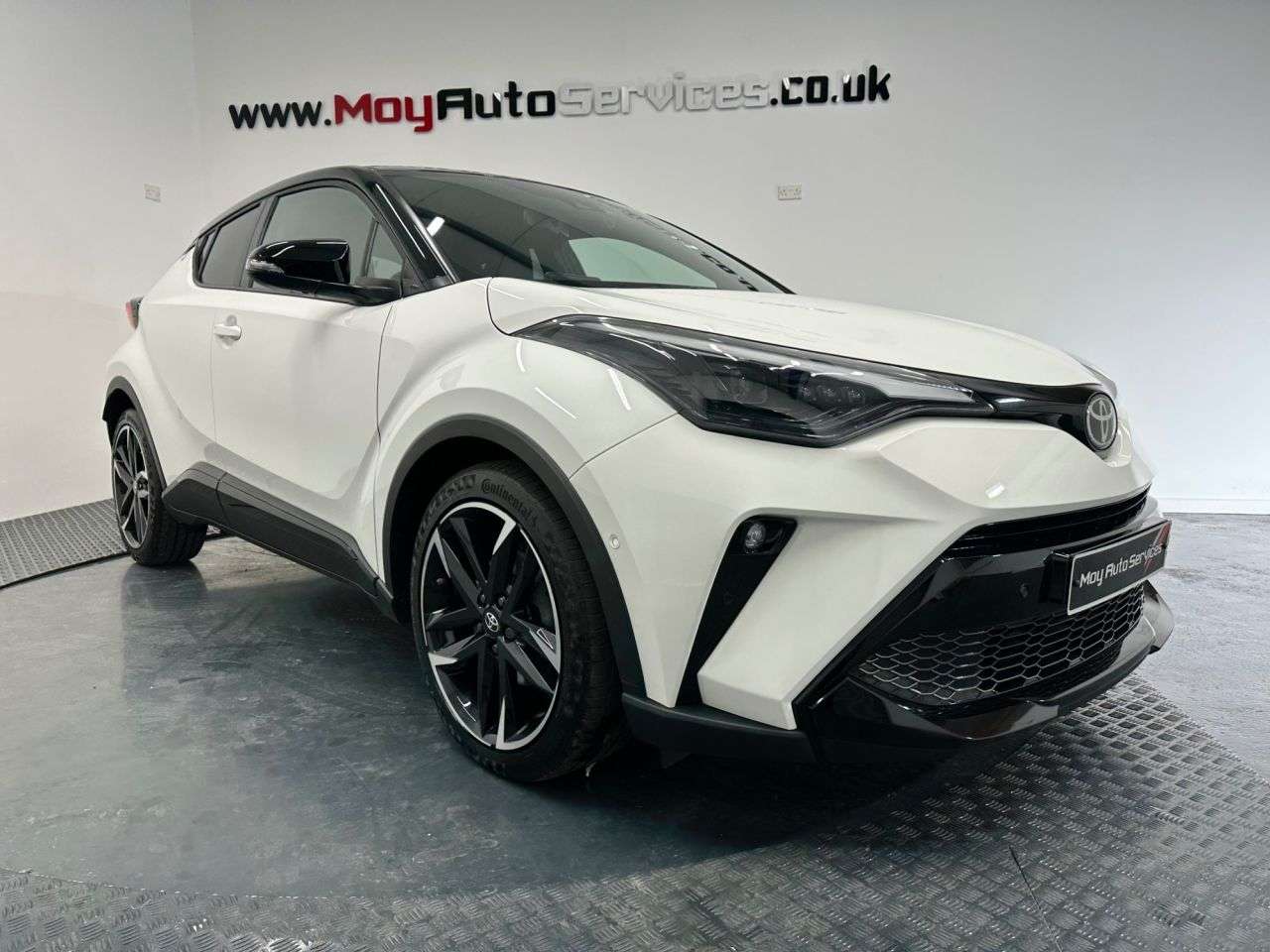 A 2023 TOYOTA C-HR 1.8 VVT-h GR SPORT SUV 5dr Petrol Hybrid CVT Euro 6 (s/s) (122 ps) A 2023 TOYOTA C-HR 1.8 VVT-h GR SPORT SUV 5dr Petrol Hybrid CVT Euro 6 (s/s) (122 ps)