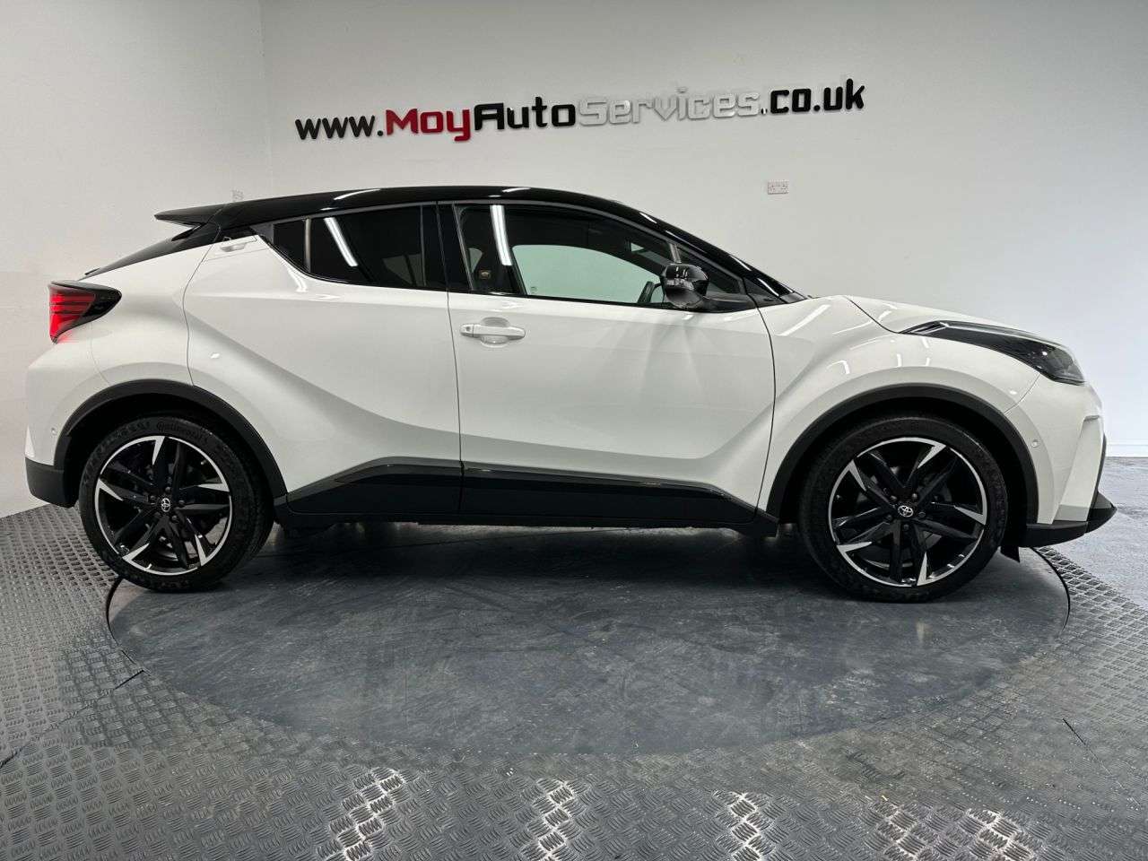 2023 TOYOTA C-HR 2023 TOYOTA C-HR