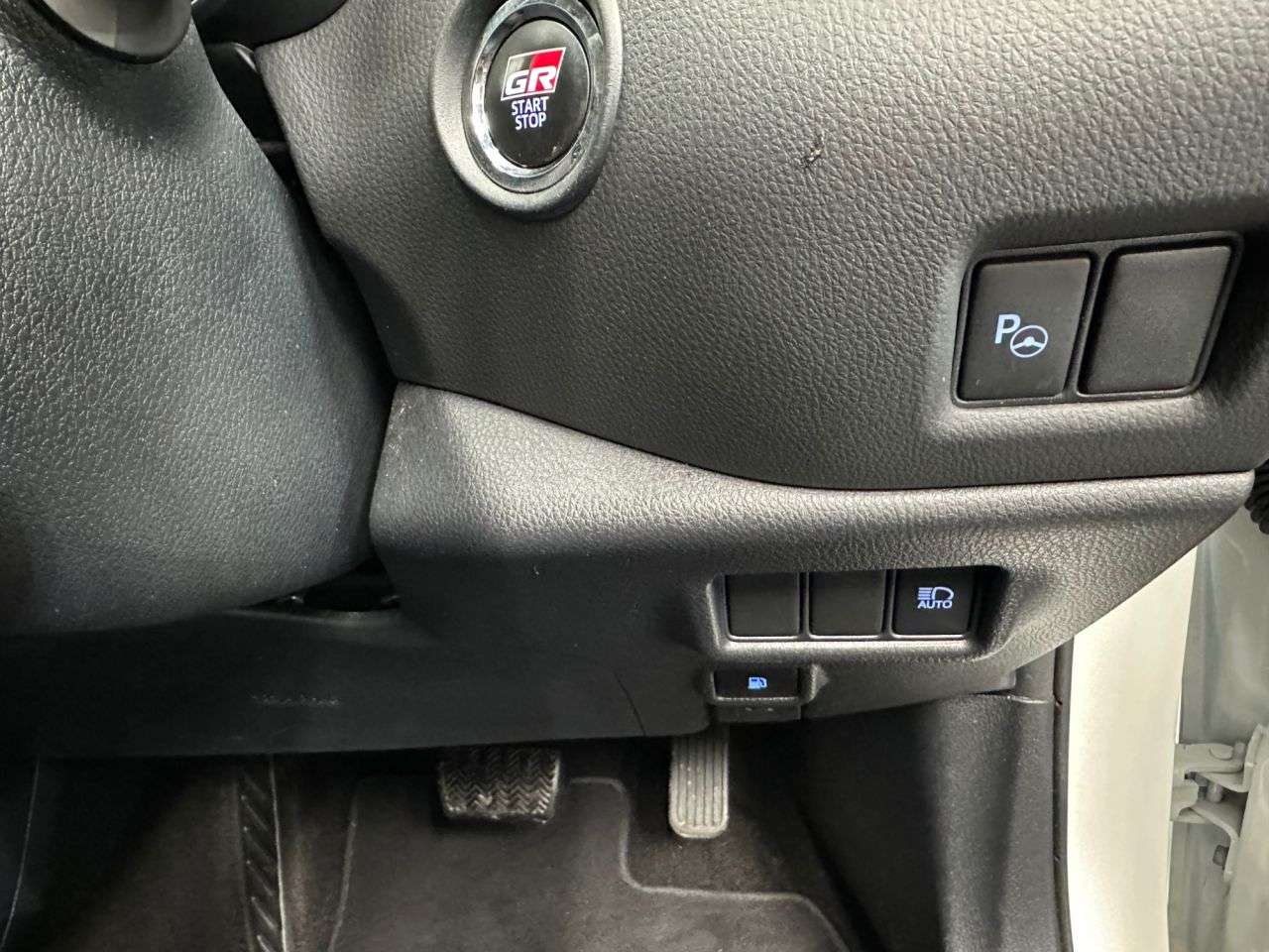 2023 TOYOTA C-HR 2023 TOYOTA C-HR