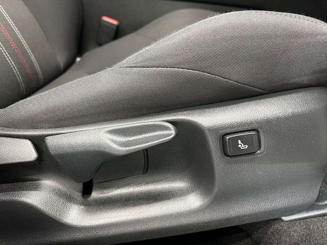 2023 TOYOTA C-HR 2023 TOYOTA C-HR