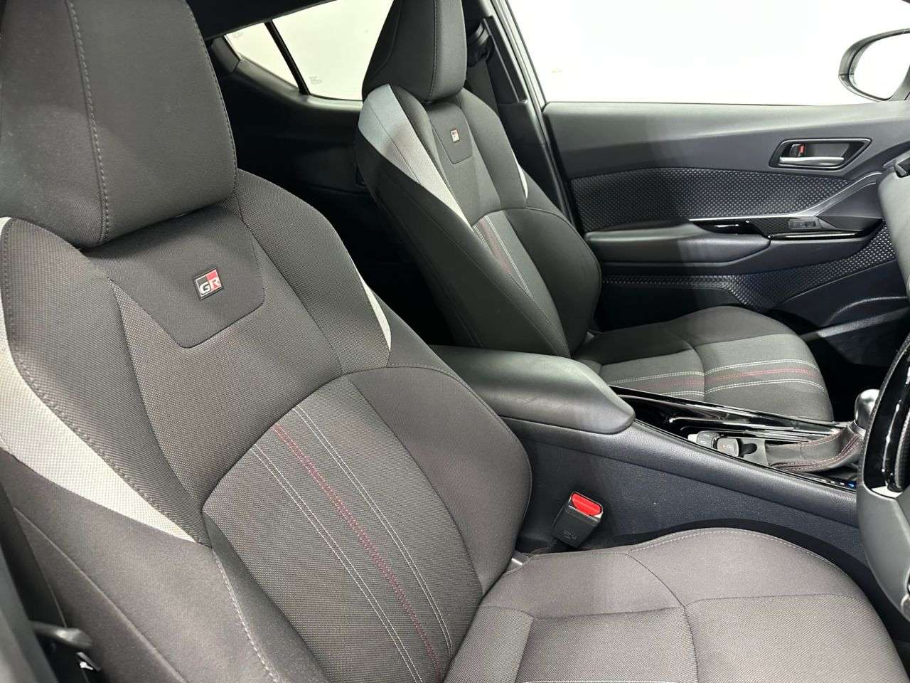 2023 TOYOTA C-HR 2023 TOYOTA C-HR